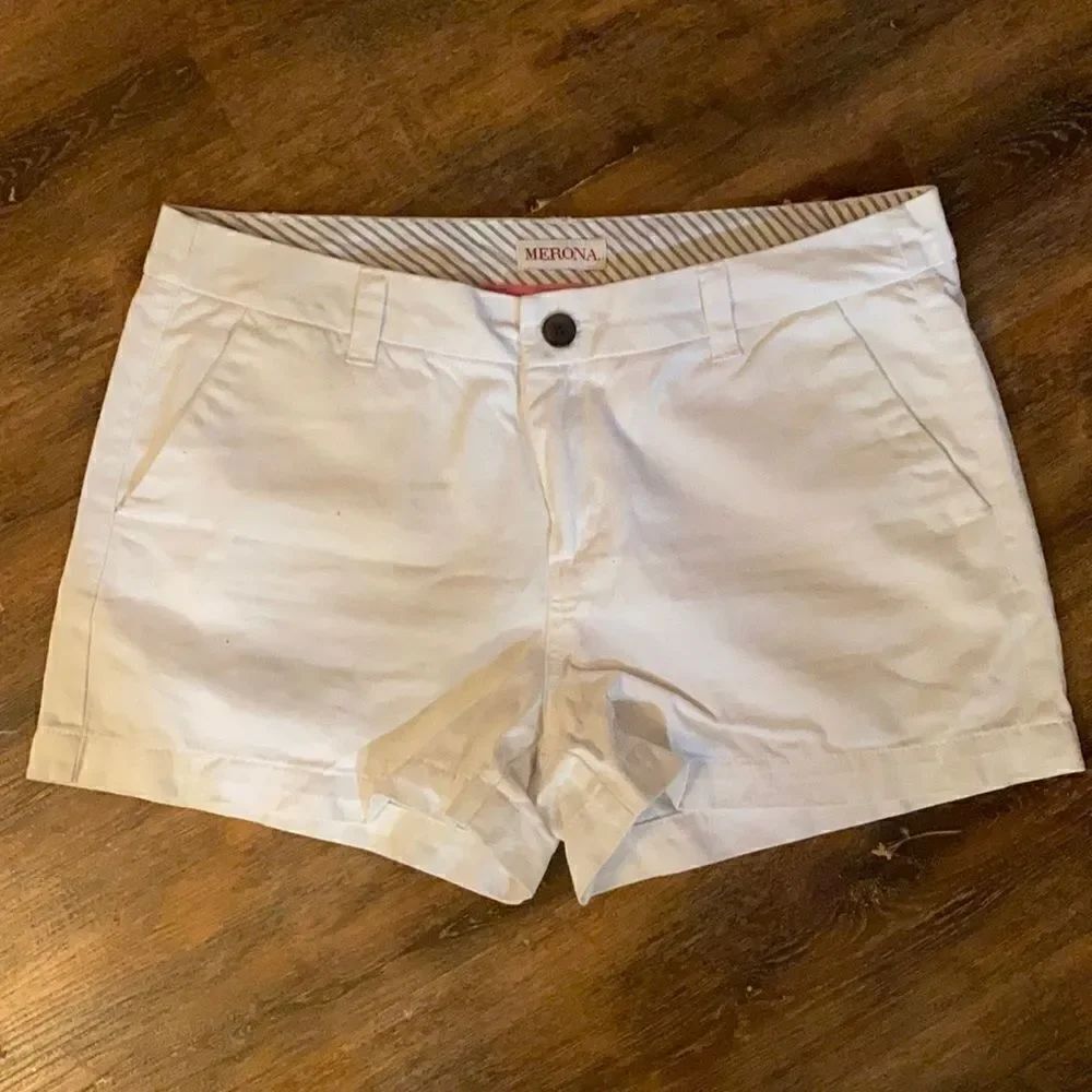 Menora shorts White size 8